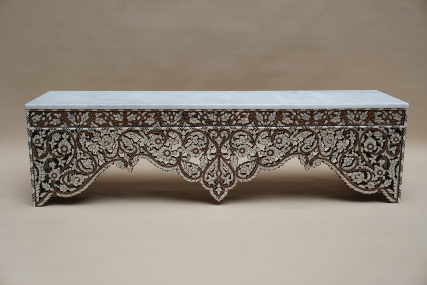 Sakinah Set: Bench & Mirror